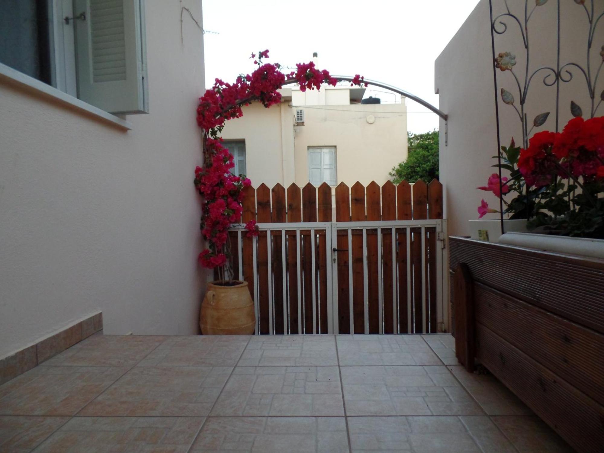 Ellis Home With Private Entrance And Nice Veranda Chania  Exterior photo